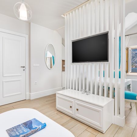 Hotel Libertas Котор Екстериор снимка