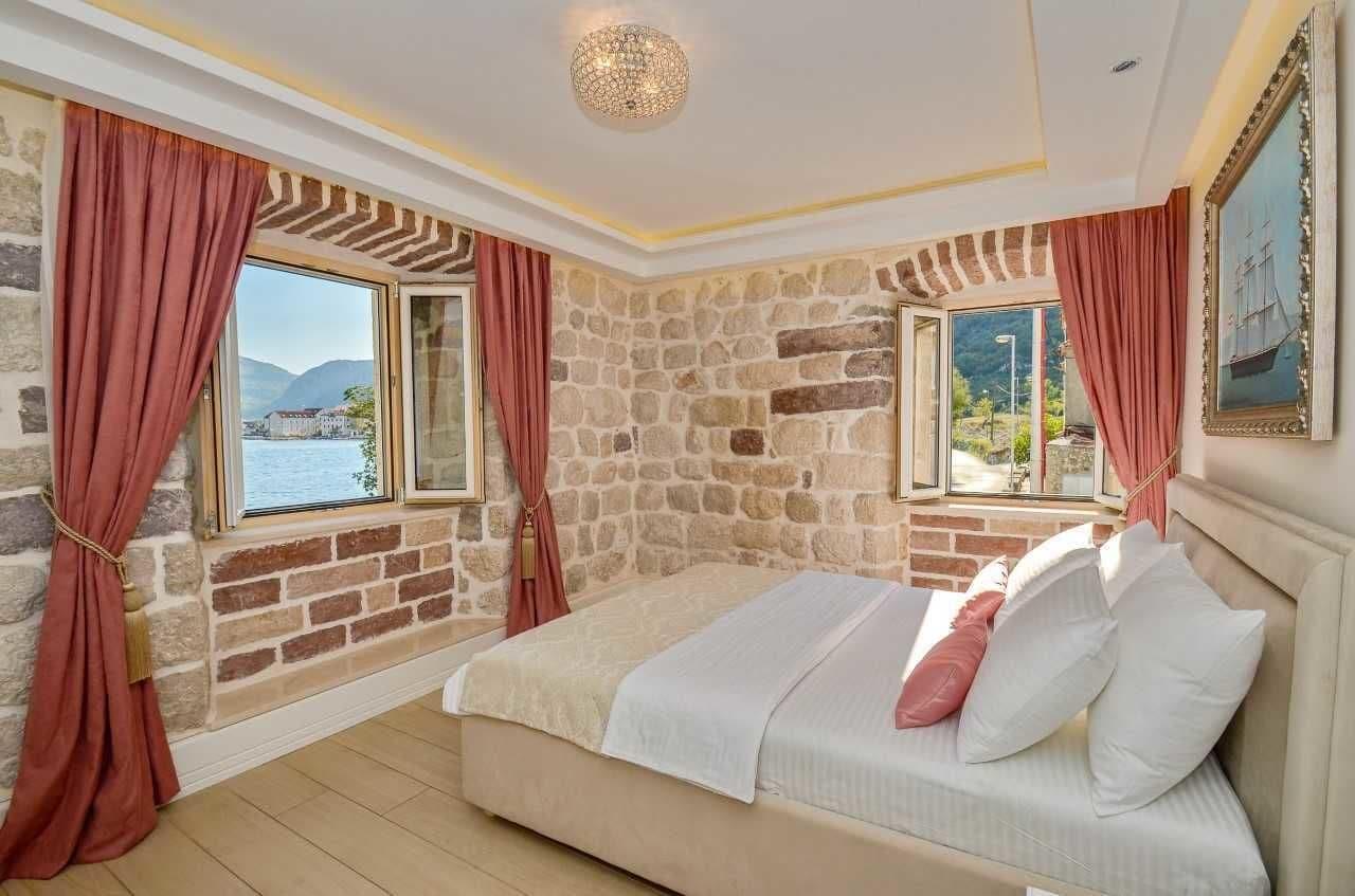 Hotel Libertas Котор Екстериор снимка