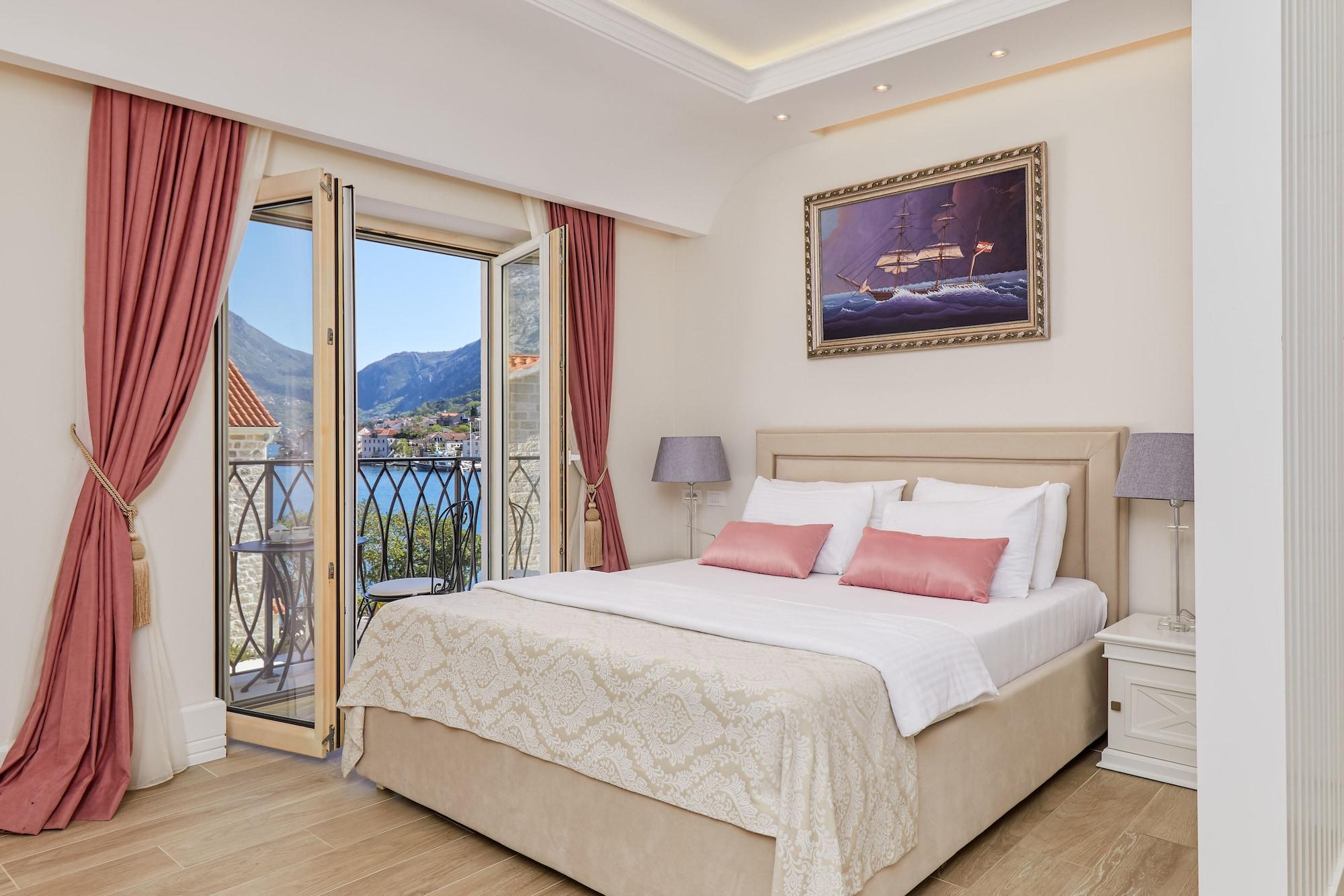 Hotel Libertas Котор Екстериор снимка
