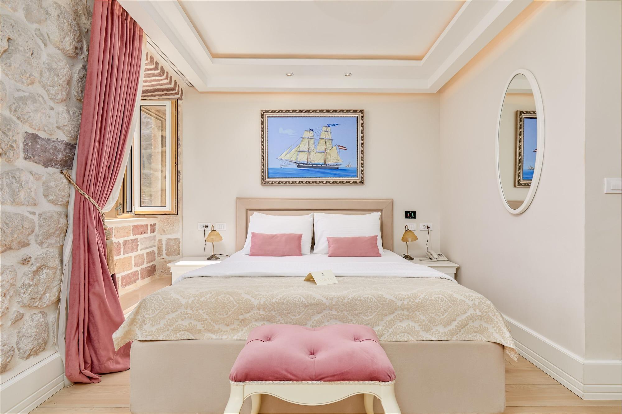 Hotel Libertas Котор Екстериор снимка