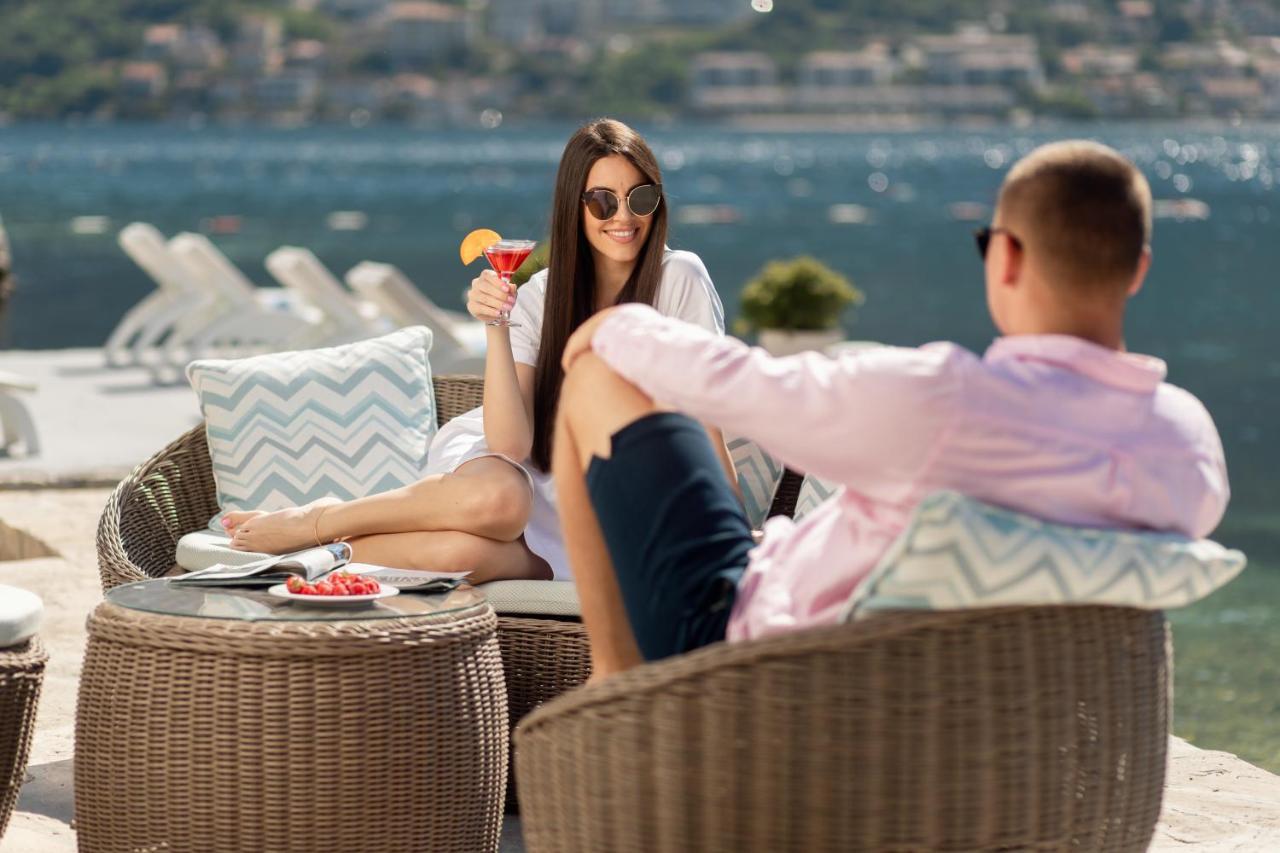 Hotel Libertas Котор Екстериор снимка