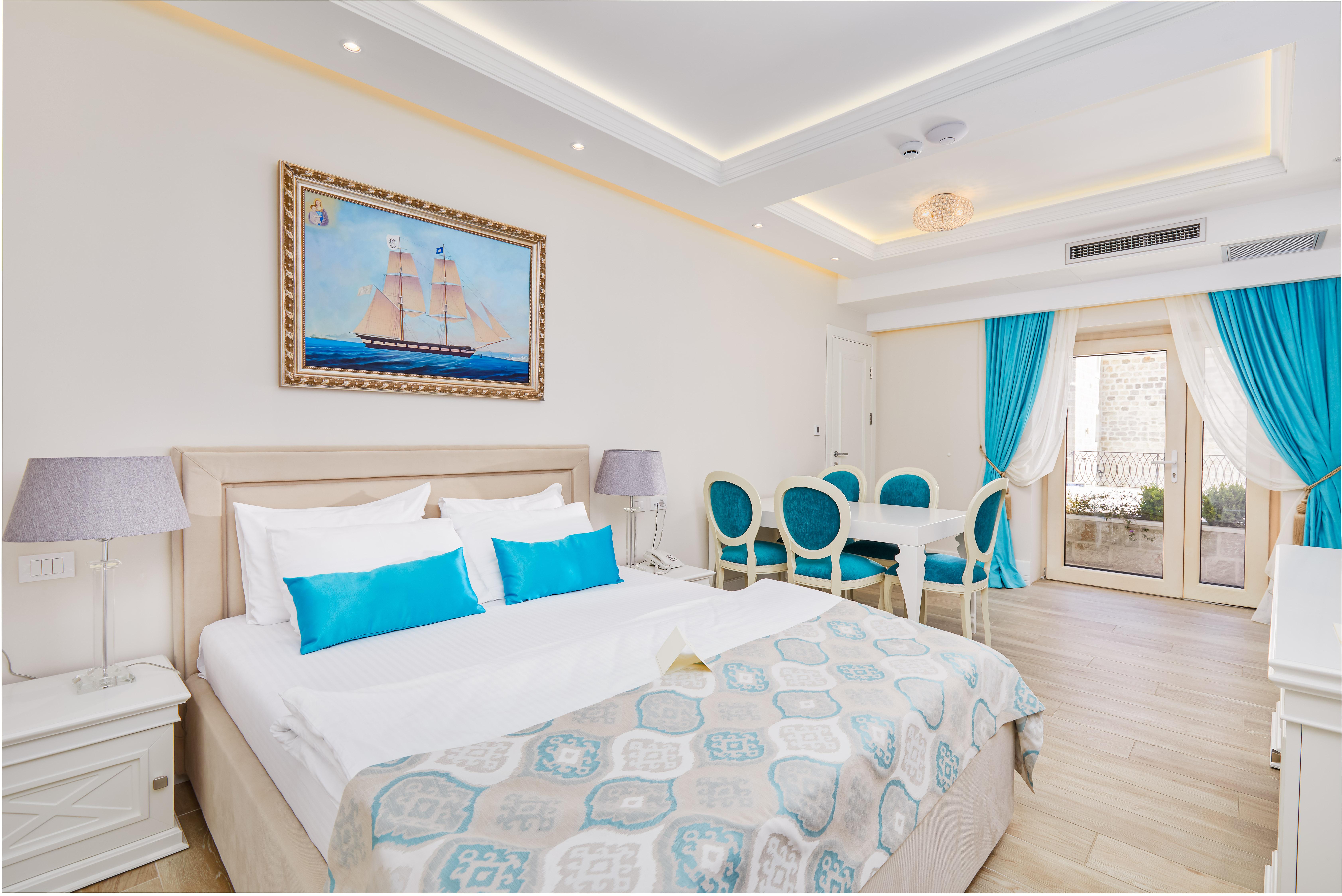 Hotel Libertas Котор Екстериор снимка