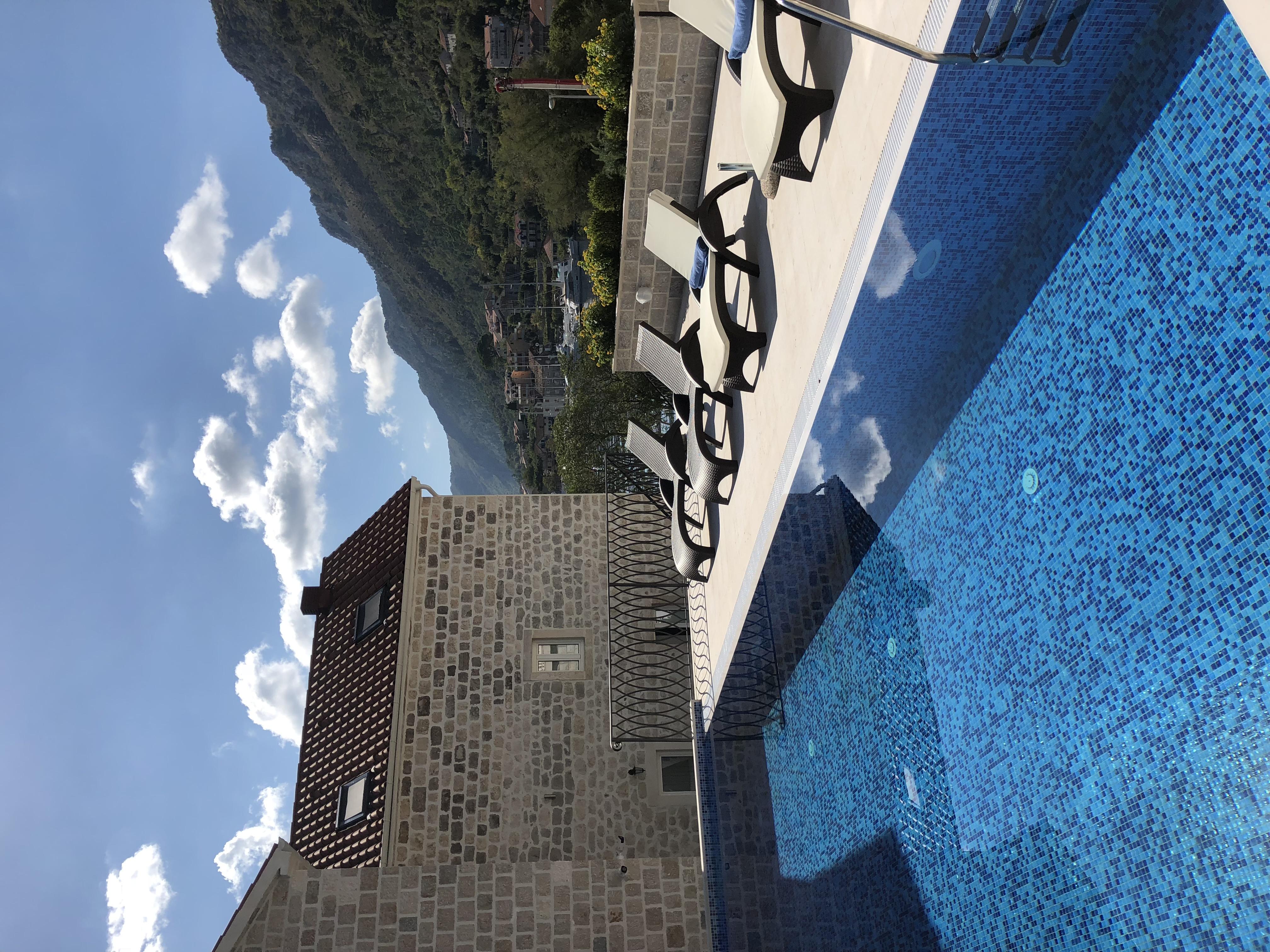 Hotel Libertas Котор Екстериор снимка