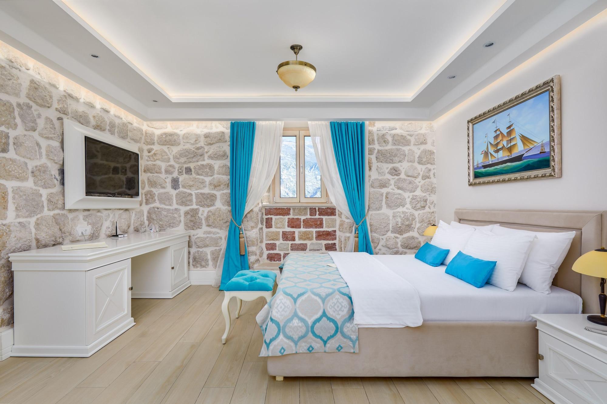 Hotel Libertas Котор Екстериор снимка